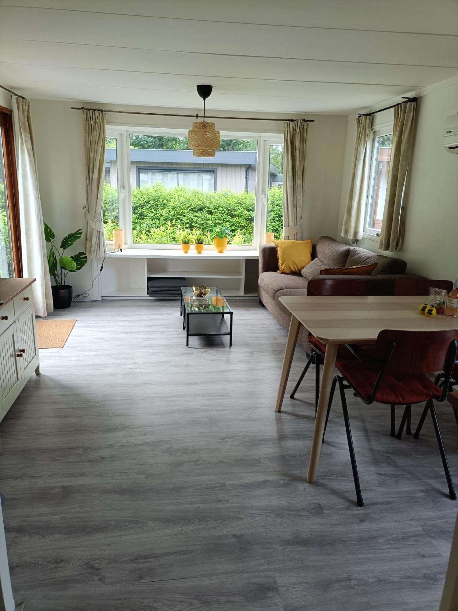 Vakantiehuisje Veluwe Bij Bos, Alleen Voor Recreatie Putten Luaran gambar