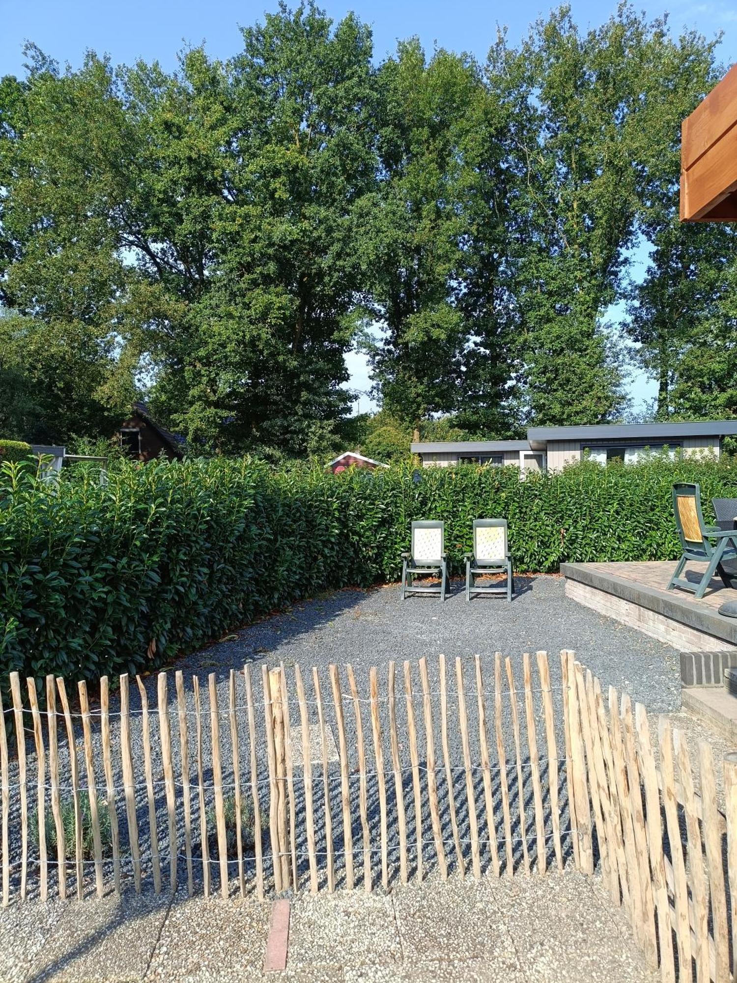 Vakantiehuisje Veluwe Bij Bos, Alleen Voor Recreatie Putten Luaran gambar