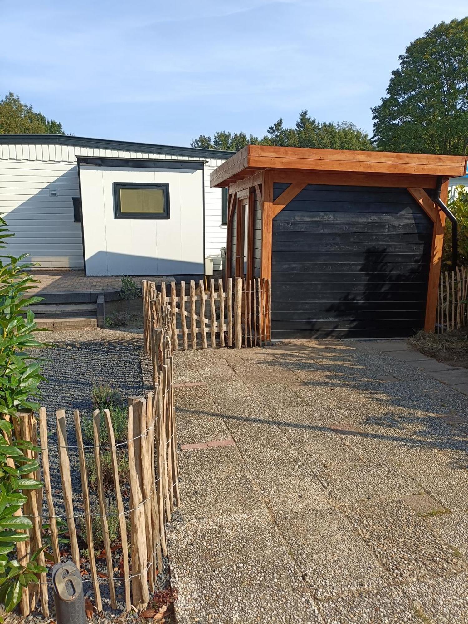 Vakantiehuisje Veluwe Bij Bos, Alleen Voor Recreatie Putten Luaran gambar